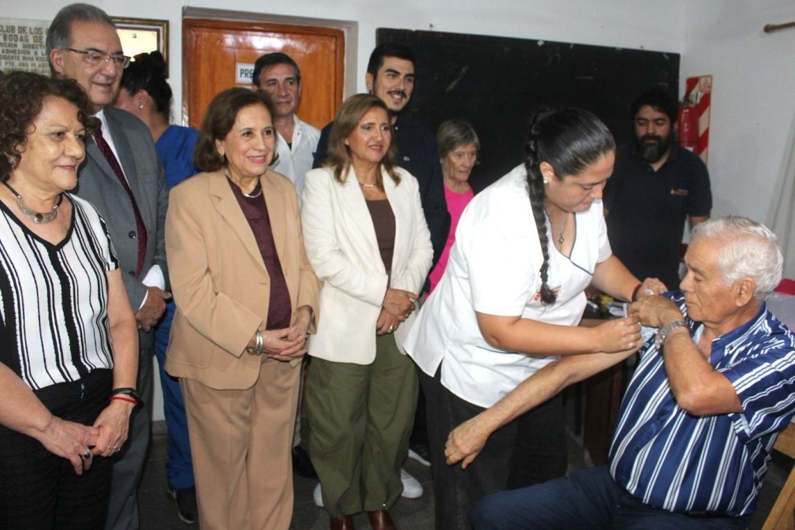 Arrancó la vacunación antigripal para los centros de jubilados de la ciudad