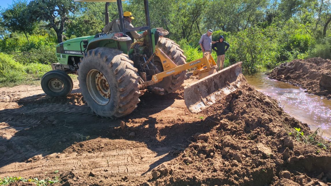 Municipales de La Cañada despliegan operativo por el desborde del canal Jume Esquina