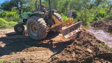 Municipales de La Cañada despliegan operativo por el desborde del canal Jume Esquina