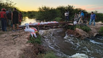 Activan un operativo de emergencia para reconstruir un puente clave en el paraje La Esquina