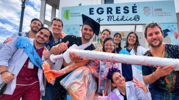 La UNSE suma 12 nuevos médicos y ya superó los 100 egresados en su historia