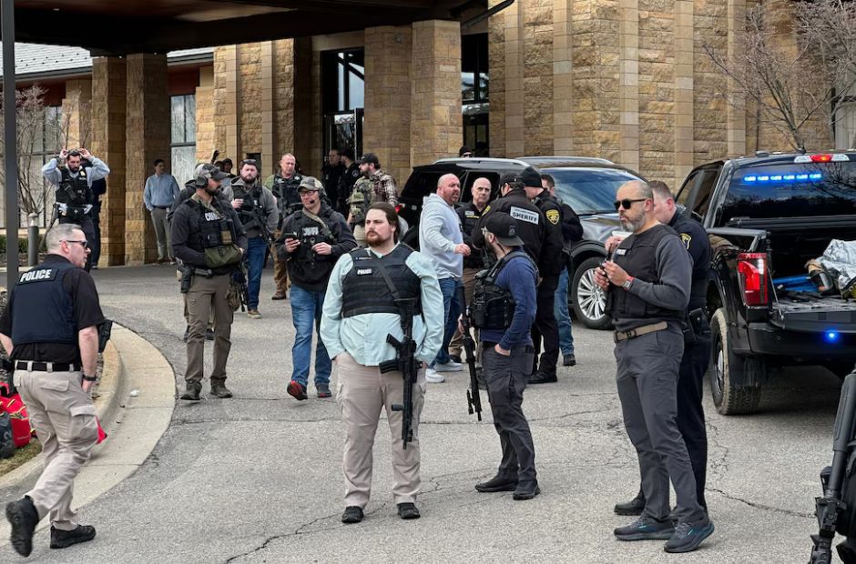 Atentado en Michigan: un atacante con un rifle embistió una sinagoga y fue abatido por la seguridad