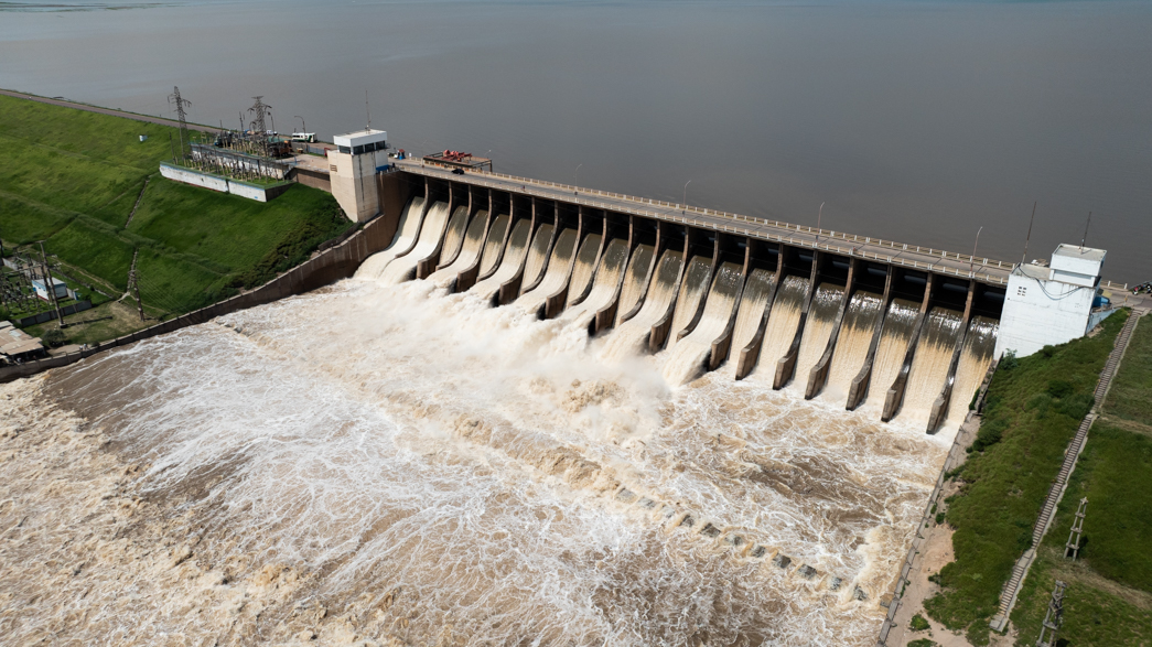 El alivio llega despacio: bajó el caudal del río y disminuye el aporte de los tributarios al embalse de Termas
