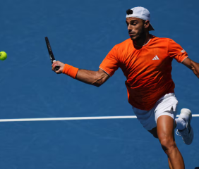 Cerúndolo eliminó a Medvedev y se metió en octavos