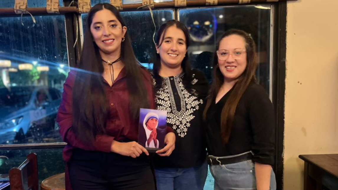 “Benditos mis 30”, programa de streaming de Info del Estero, fue reconocido con el premio Madre Teresa