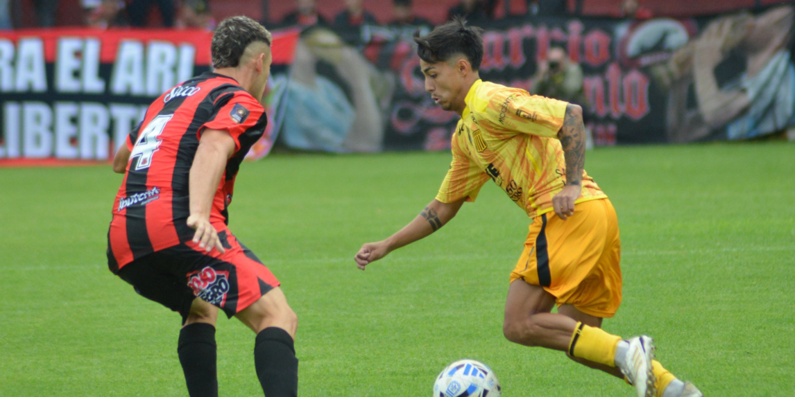 En un flojo partido, Mitre igualó ante Defensores de Belgrano