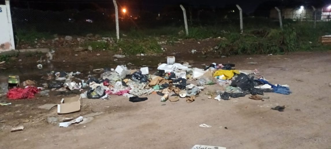 Vecinos denuncian la formación de un basural en la escuelita de fútbol del barrio Ejército Argentino Ampliación