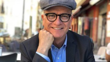 El historiador español Justo Serna encabezará el conversatorio internacional sobre democracia a 50 años del Golpe de Estado