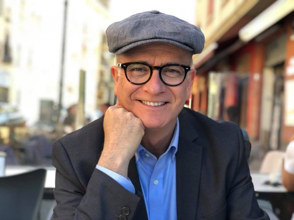 El historiador español Justo Serna encabezará el conversatorio internacional sobre democracia a 50 años del Golpe de Estado