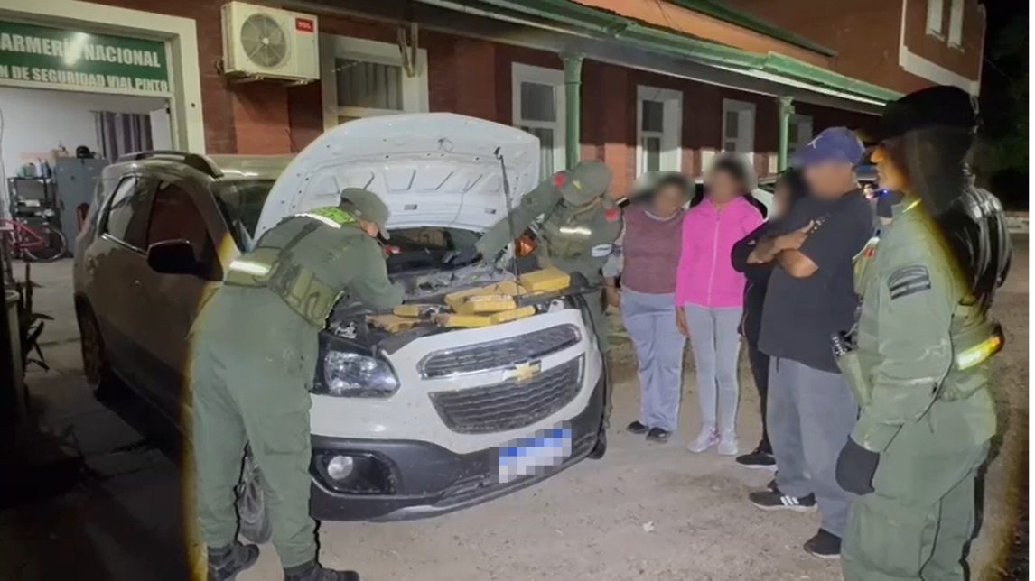 Golpe al narcotráfico en Santiago: ocultaban más de 60 kilos de cocaína en un auto