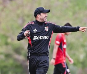 River aprovecha el parate y Coudet prueba variantes en una mini pretemporada