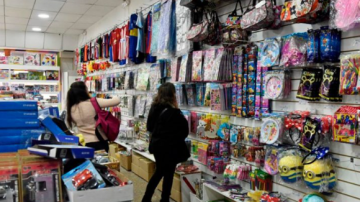 Así trabajarán los comercios en Santiago durante el fin de semana largo