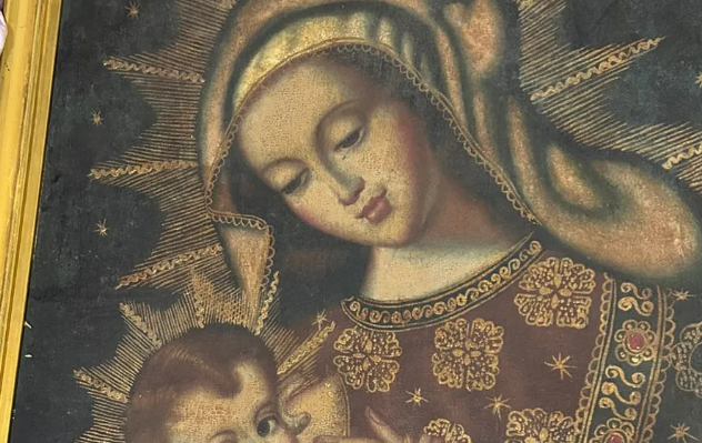 Retuvieron un cuadro de presunto valor histórico durante un control en el aeropuerto de Santiago: creen que fue robado en Perú