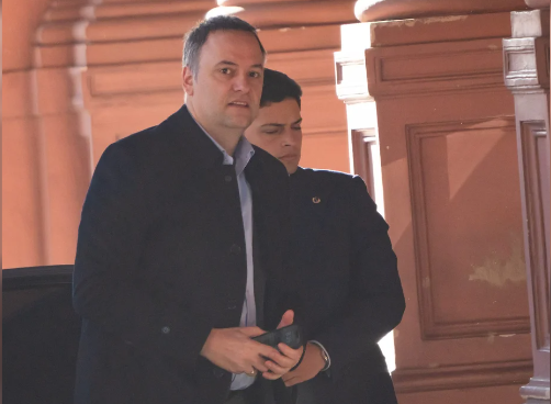 Nueva denuncia contra Manuel Adorni: ahora, por presuntas irregularidades en contrataciones y la concesión de Tecnópolis