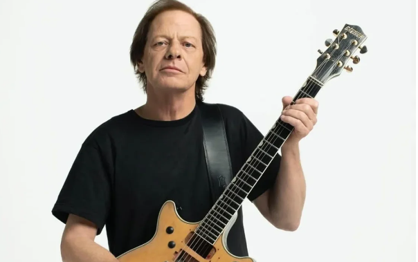 Stevie Young, el guitarrista de AC/DC, fue hospitalizado de urgencia en Buenos Aires