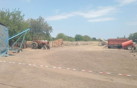 Tragedia en Fernández: una niña de tres años murió aplastada por las ruedas de un tractor que conducía su mamá