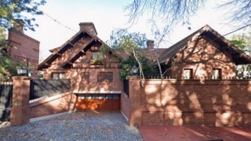 Escándalo en el Gobierno: el misterio de la mansión de San Isidro que incomoda a Milei