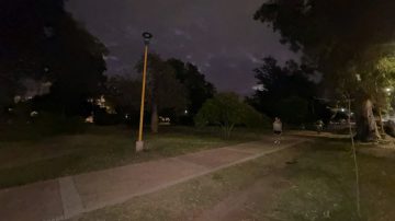 Abandono en el Parque Aguirre: vecinos denuncian que están a oscuras hace más de 60 días