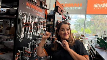 “Fer”, la ferretera: “No tenía idea de tornillos ni de clavos, pero quería sacar adelante a mis hijos”