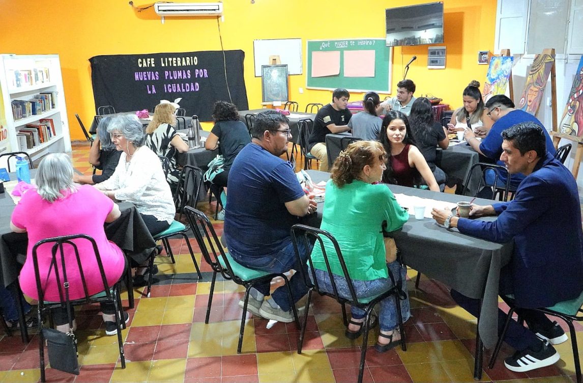 Se desarrolló con éxito el Café Literario “Nuevas plumas por la igualdad”