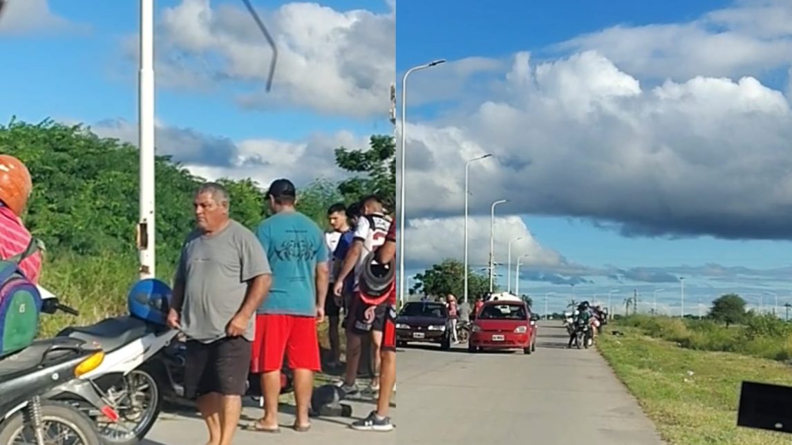 Una joven quedó inconsciente tras derrapar con la moto: no tenía casco ni espejos retrovisores