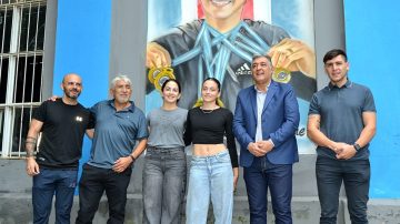 Distinguen con un mural a la atleta bandeña María Antonella Domergue y a las mujeres deportistas