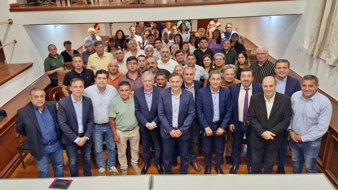 El gobernador Elías Suárez se reunió con encargados de agencias de Desarrollo Territorial de la provincia