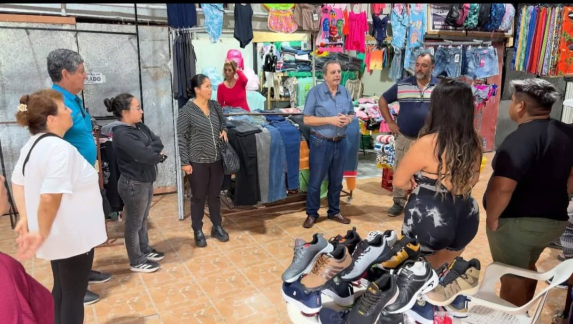 Las Termas de Río Hondo: por la crecida, evacúan preventivamente la Feria del Río