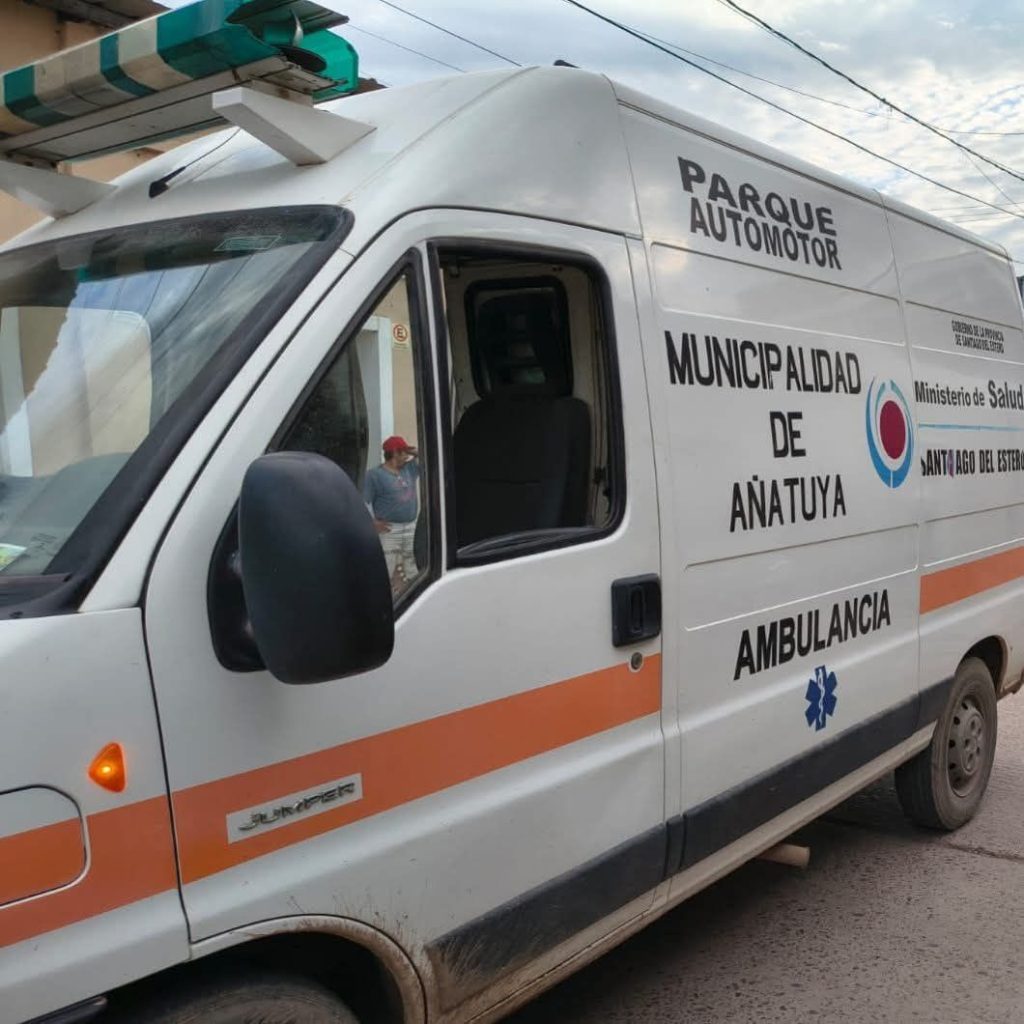 Añatuya: un joven fue hospitalizado tras golpearse la cabeza y convulsionar en pleno partido de fútbol