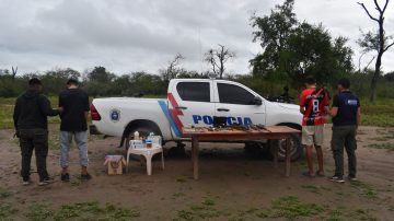 Robo a escuela rural terminó en operativo con detenidos y armas de fuego incautadas