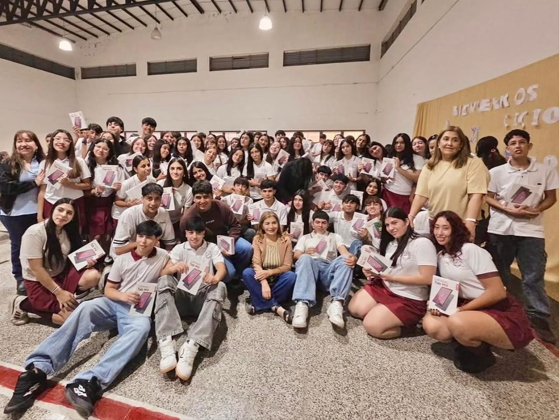 Entregaron tablets del programa Metas Digitales en Villa Ojo de Agua