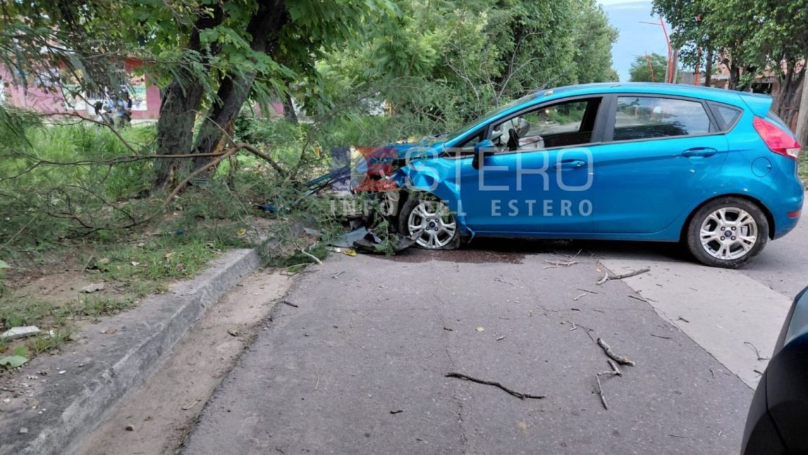 Aparatoso accidente en Avenida Aguirre e Islas Malvinas: la conductora se habría dormido mientras manejaba