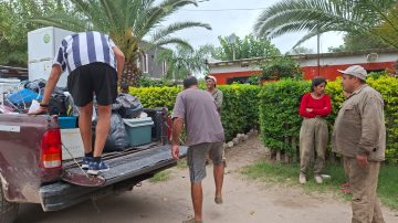 Entre la solidaridad y el oportunismo: algunos fleteros cobran hasta $40 mil a familias evacuadas para trasladar sus pertenencias