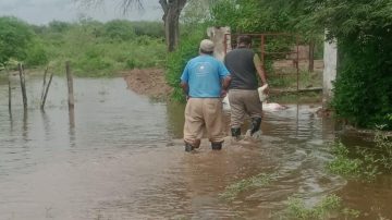 Operativo de asistencia ante el desborde del Río Dulce en Villa Atamisqui