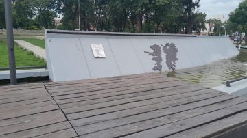 Denuncian vandalismo en el monumento a los Héroes de Malvinas