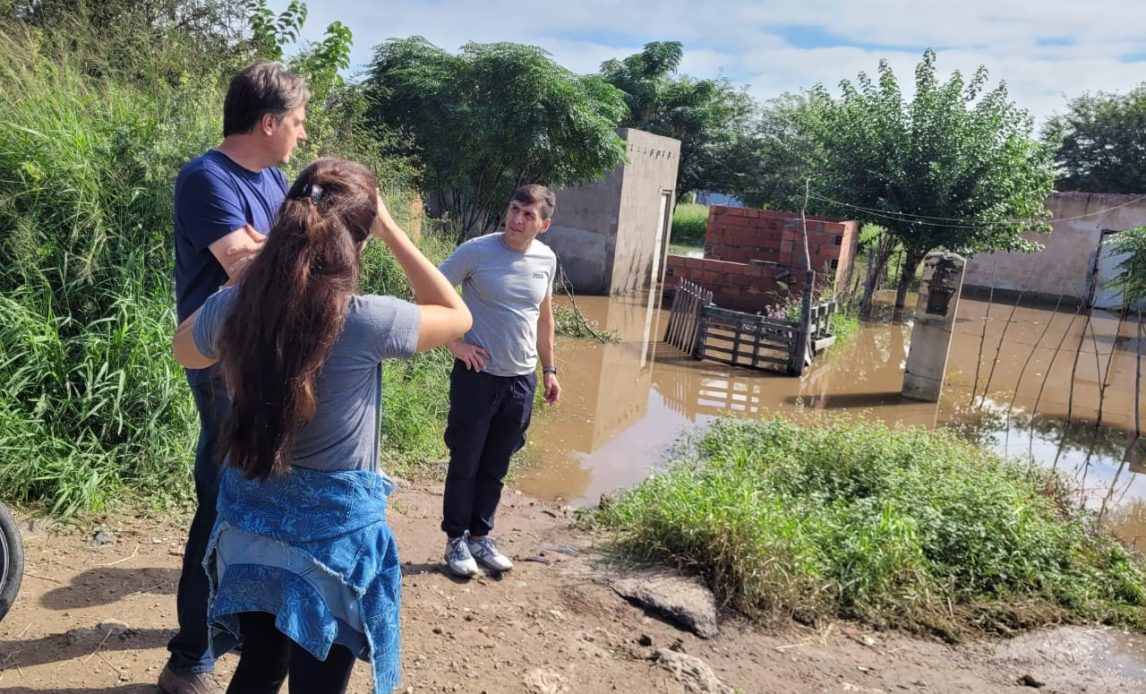 El municipio bandeño intensifica la asistencia social y sanitaria para afectados por la crecida del Río Dulce