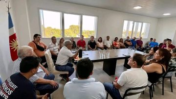 Todos los loretanos se unen para frenar el avance del agua