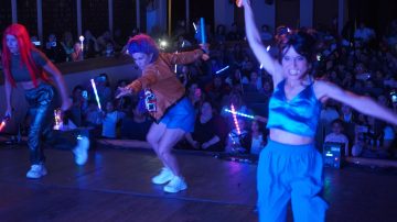 El espectáculo “Gladiadoras K-Pop: Golden Power” se presentó a sala llena en el Cine Teatro Renzi