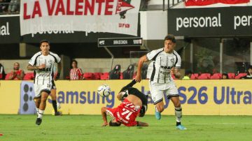 EN VIVO: de tiro libre Estudiantes se pone al frente 1 a 0 sobre Central Córdoba