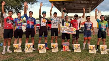 Las Termas vibró con el ciclismo: gran debut de la “Vuelta a Gramilla”
