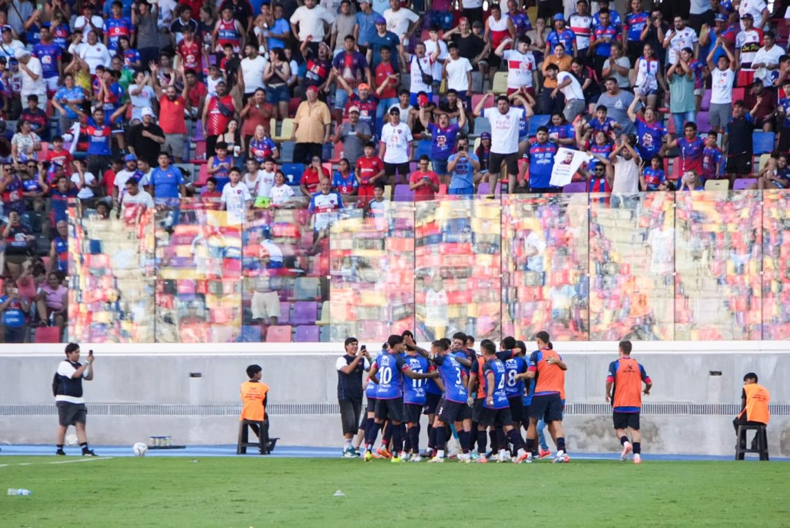 Apostillas en el Madre de Ciudades: calor y aliento constante en las tribunas del Gaucho y el Auri
