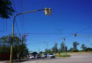 Solicitan colaboración de los vecinos tras nuevo hecho de vandalismo en el semáforo de Av. 25 de Mayo y calle 7