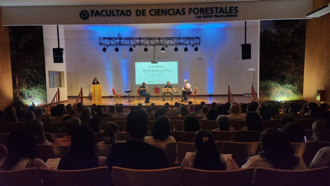 Con música y conciencia ambiental, el “Concierto por los Bosques y la Paz” reunió a más de 200 personas