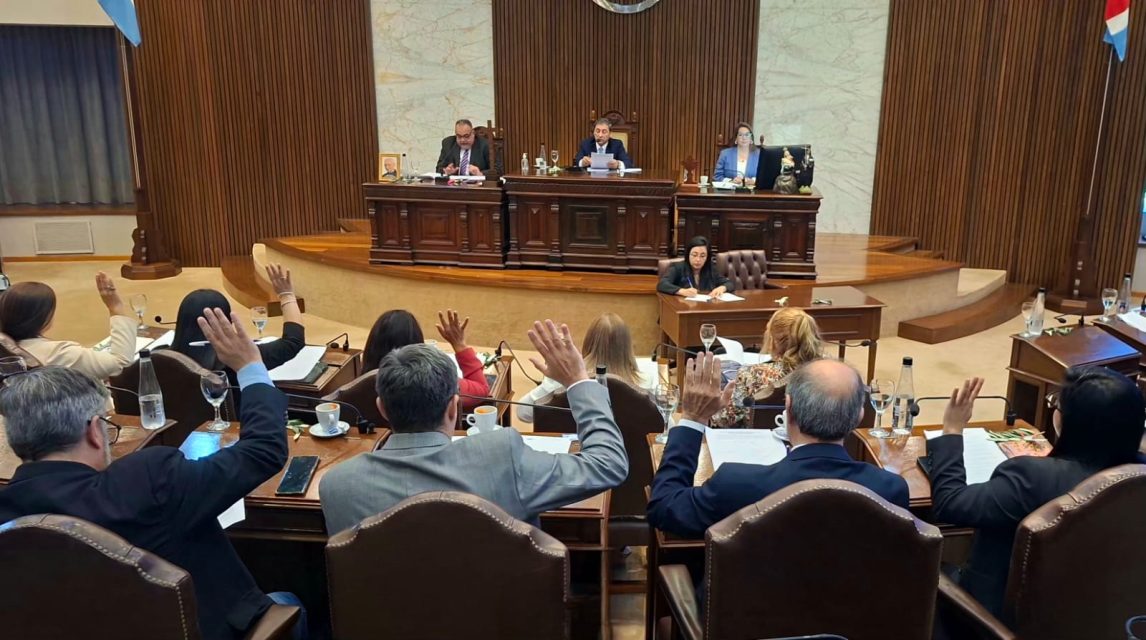 Sesión clave en la Legislatura: respaldo al fallo de YPF, soberanía universitaria y homenaje a los héroes de Malvinas