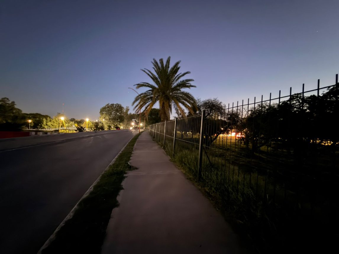 “Oscuridad total”: vecinos denuncian falta de alumbrado en la Avenida Núñez del Prado