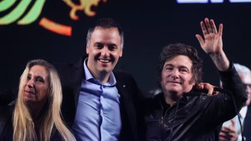 “Costo marginal”: la defensa de Milei ante la polémica por el viaje de la esposa de Adorni