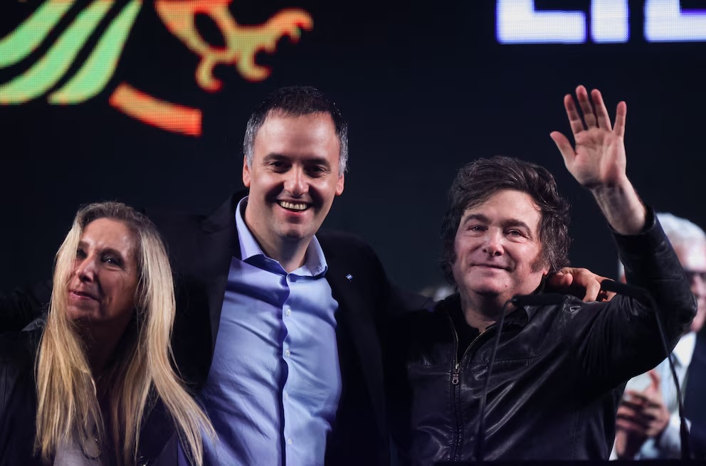 “Costo marginal”: la defensa de Milei ante la polémica por el viaje de la esposa de Adorni