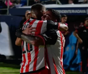 Barracas Central bajó al líder Independiente Rivadavia en Mendoza