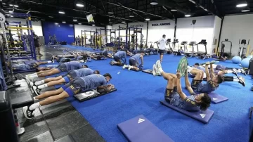 Boca entrenó bajo la lluvia y Úbeda define un solo cambio