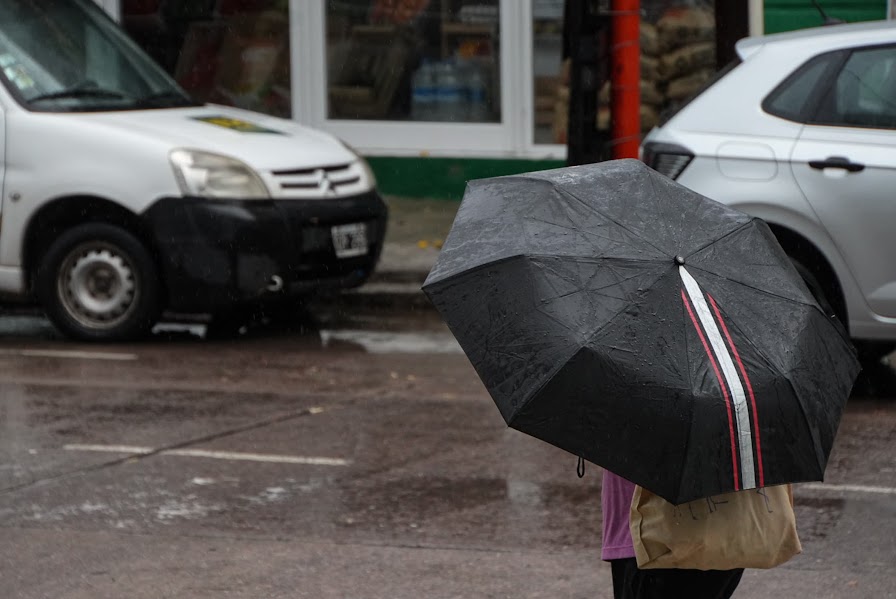 Mañana agradable con 18.4 °C, cielo nublado y probabilidad de chaparrones por la tarde